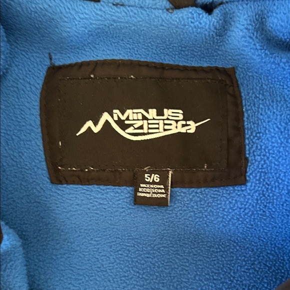 Kids Black and Blue Puffer Jacket - Picture 3 of 3